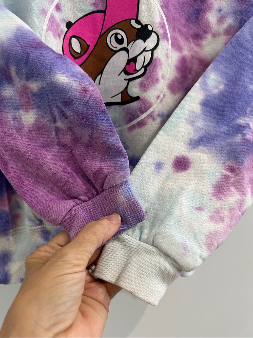Buc-ee's Purple and Pink Tie-Dye Crewneck Sweatshirt | XS - Picture 4 of 5